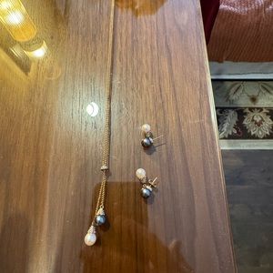 Pearl necklace and earring set